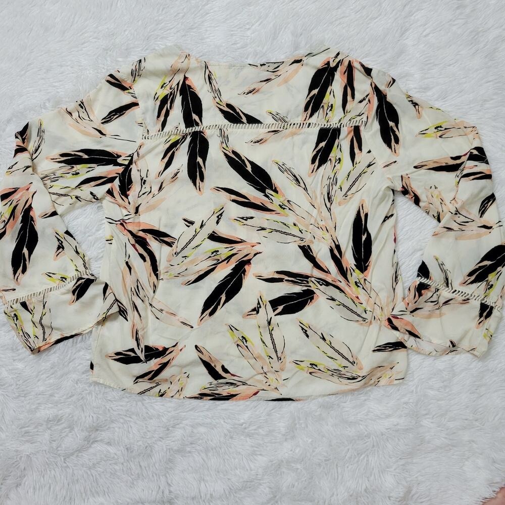 Maven West Women's Size L Cream Botanical Print Bell Sleeve‎ Button Front Blouse